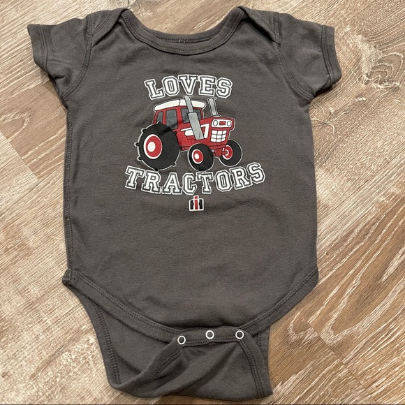 Case International Onesie - Picture 1 of 4